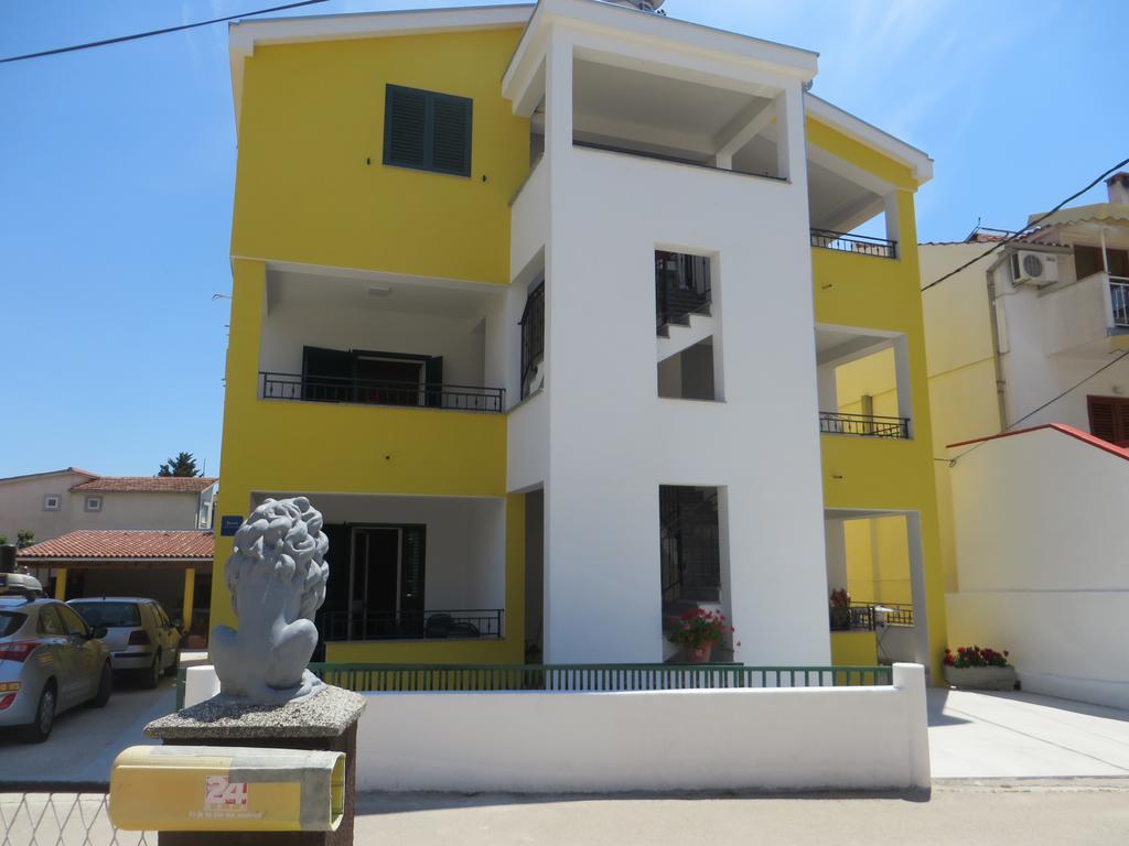 Apartments Luka Pakostane Exterior photo